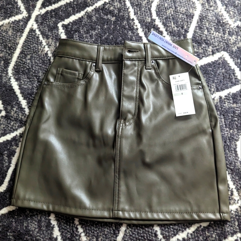 Faux leather mini skirt